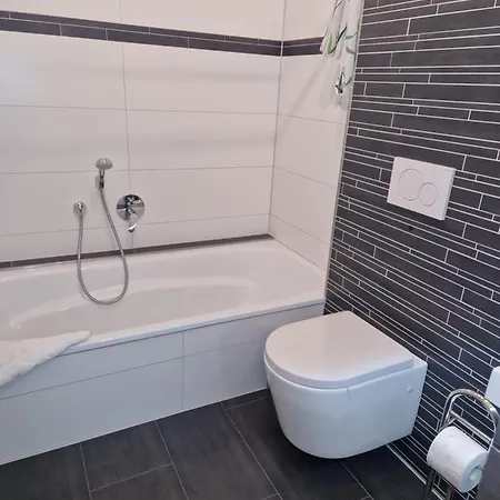 Hochwertige 85qm-wohnung In Wuppertal-vohwinkel Appartement *