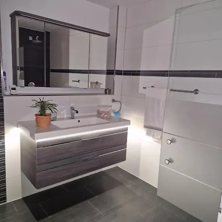Apartment Hochwertige 85qm-wohnung In Wuppertal-vohwinkel Wuppertal