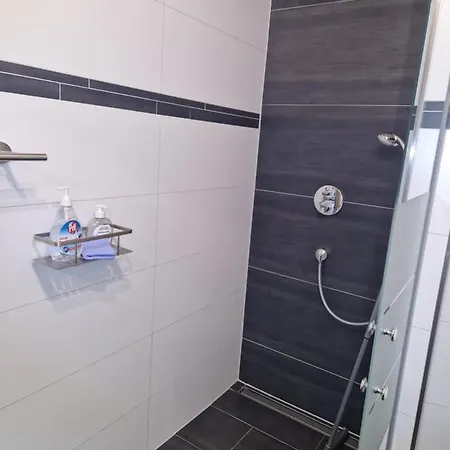 Hochwertige 85qm-wohnung In Wuppertal-vohwinkel Apartment *