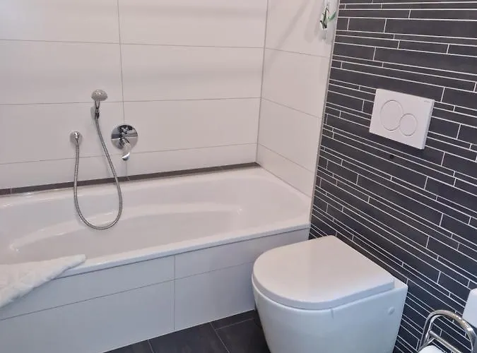 Hochwertige 85qm-wohnung In Wuppertal-vohwinkel Appartamento *