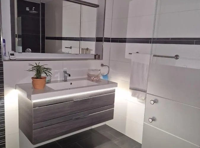 Appartamento Hochwertige 85qm-wohnung In Wuppertal-vohwinkel Wuppertal