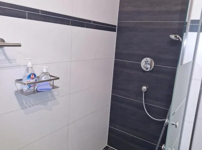 Hochwertige 85qm-wohnung In Wuppertal-vohwinkel Appartement *